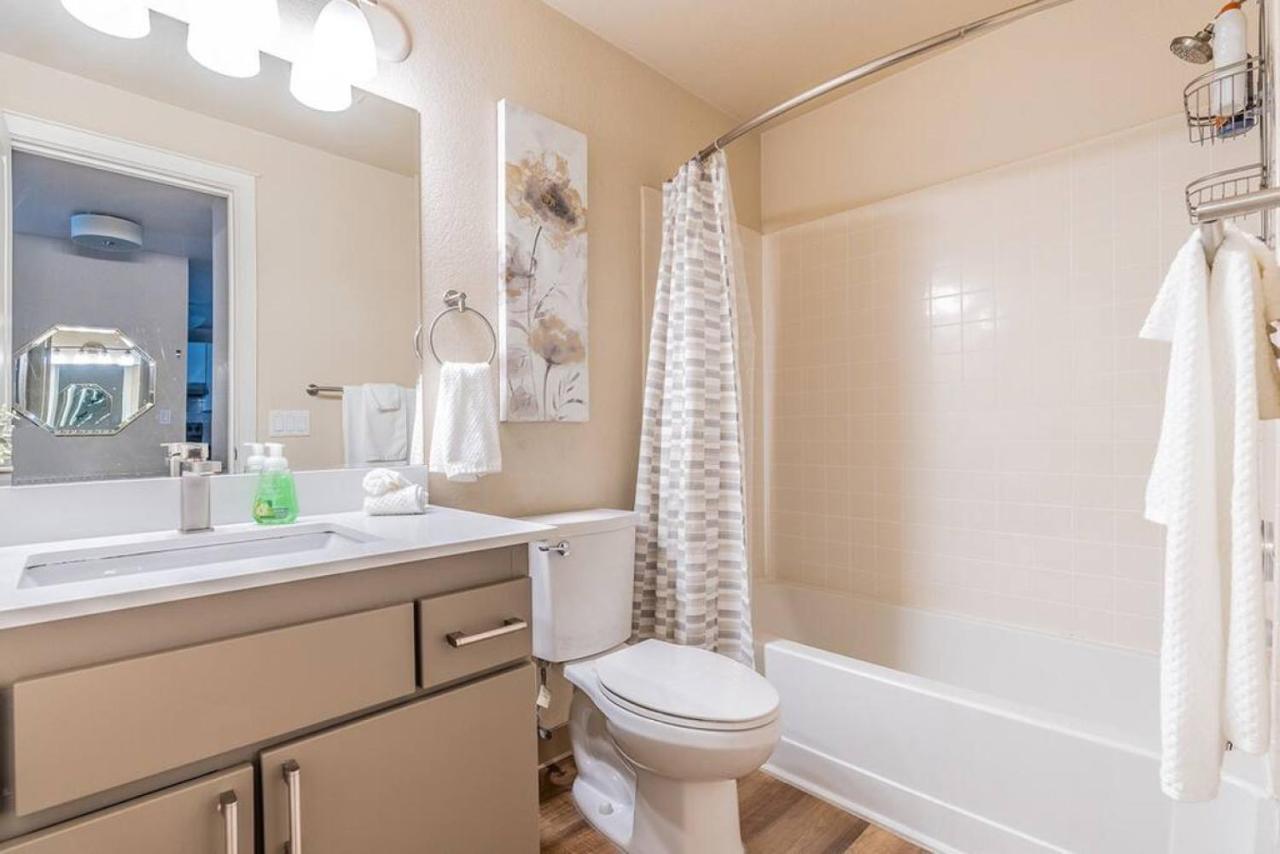 Modern And Spacious Apartment- Gym, Wifi, Free Parking Seattle Kültér fotó