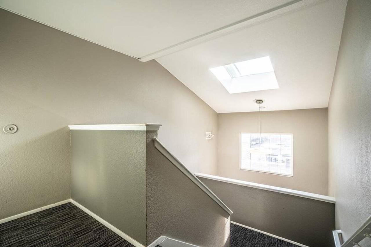 Modern And Spacious Apartment- Gym, Wifi, Free Parking Seattle Kültér fotó