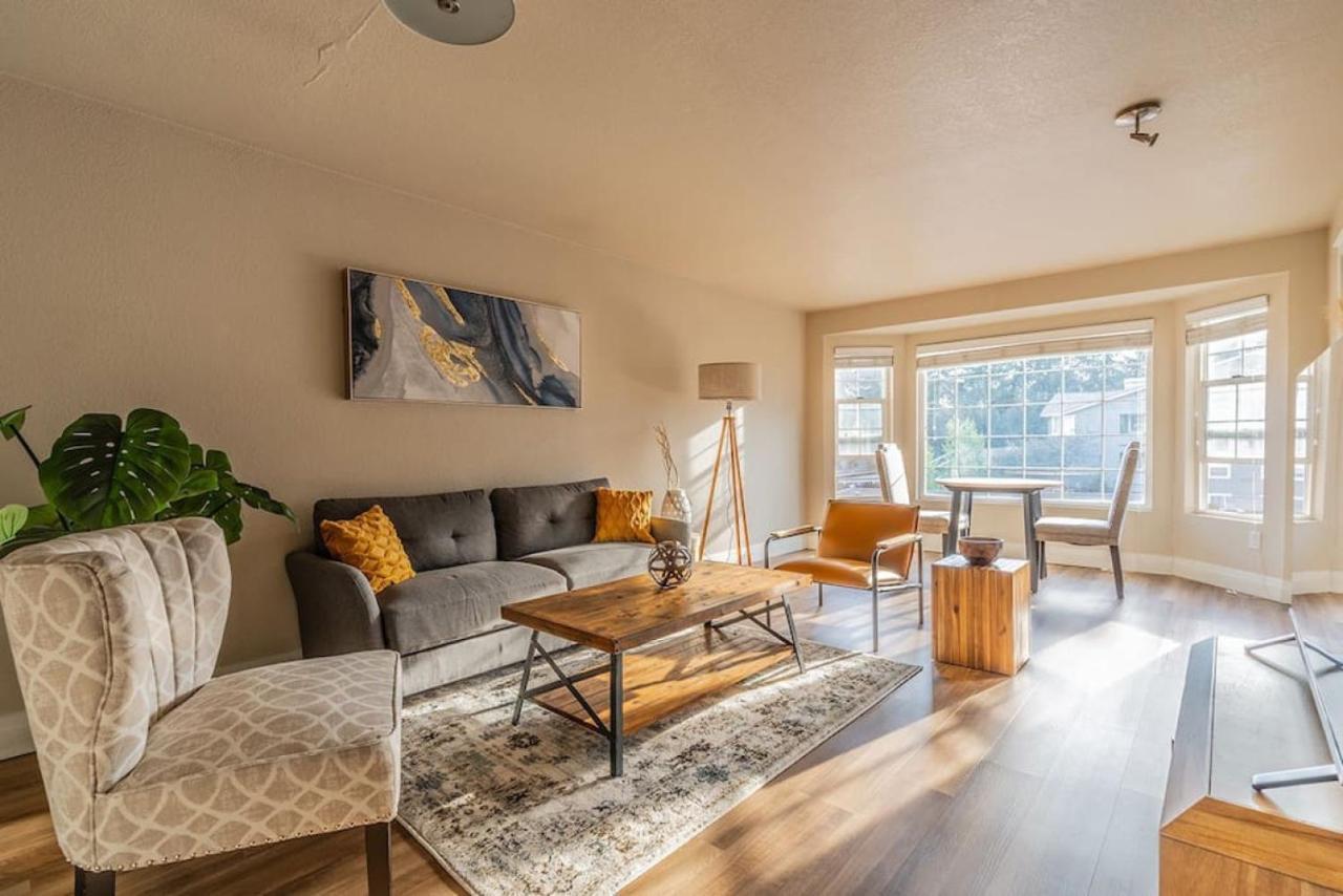 Modern And Spacious Apartment- Gym, Wifi, Free Parking Seattle Kültér fotó